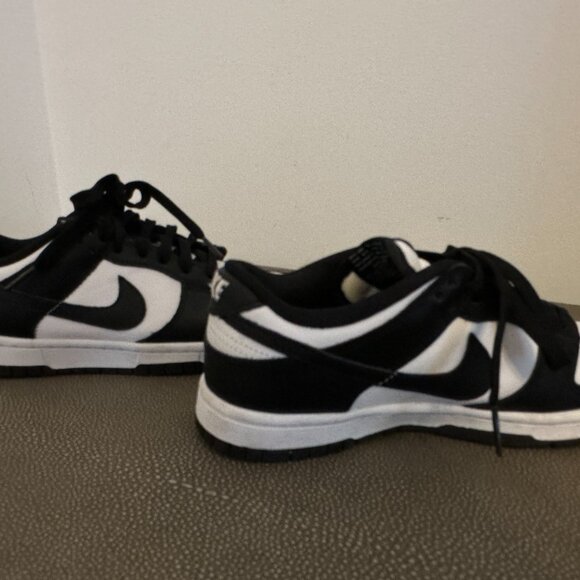 Nike Panda Dunks - Picture 2 of 5